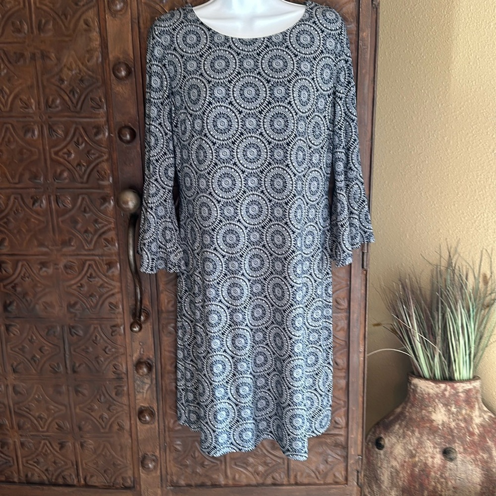 Flowy and comfortable flare sleeve Tommy Hilfiger dress; size 10
